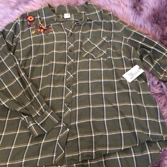 Terra & Sky Tops - Green plaid bottom up top